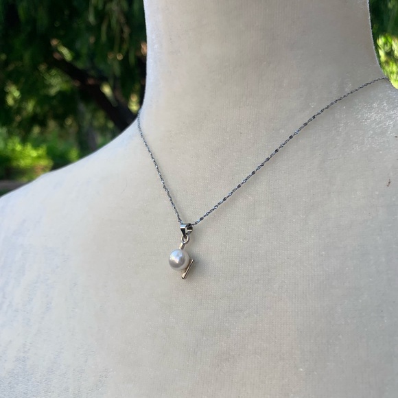 Jewelry - 18KPG White Gold Necklace with Pearl